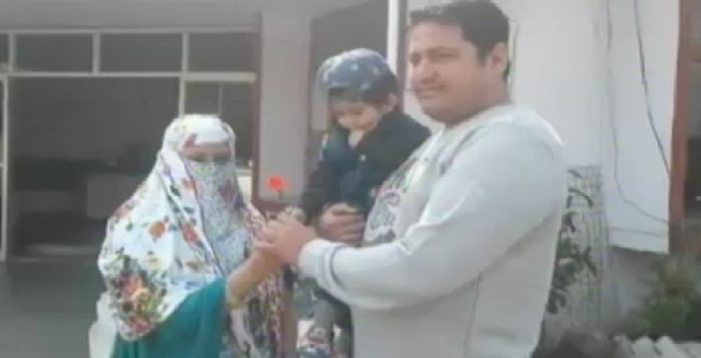 मोहब्बत ने लांघ दी देश की सरहदे मगर आग का दरिया अभी बाकी है