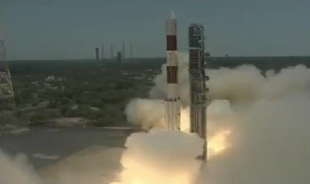 ISRO ने रचा विश्व कीर्तिमान, 1 साथ 104 सेटेलाइट लॉन्च