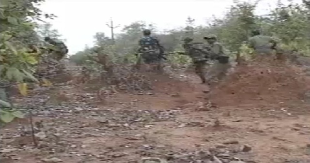 पुलिस नक्सली मुठभेड़, 5 नक्सलियों के मारे जाने का दावा, 2 जवान शहीद