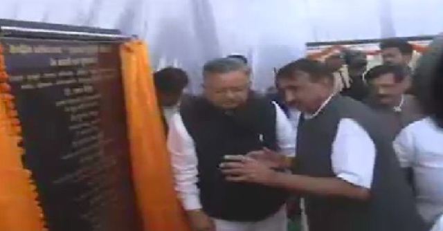CM रमन सिंह ने बस्तर में किया 3 दिवसीय चित्रकोट महोत्सव का शुभारंभ