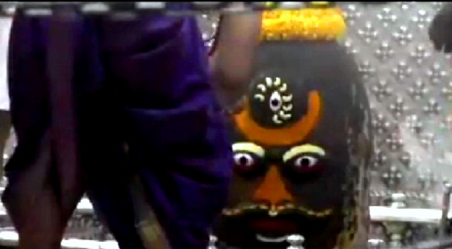 महाशिवरात्रि पर बाबा महाकाल का किया गया आकर्षक श्रृंगार…
