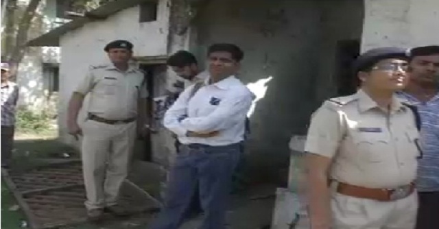 रेलवे क्वार्टर पर कब्जा जमाए बैठे हिंदू संगठन के पदाधिकारी के मकान को RPF ने मुक्त कराया