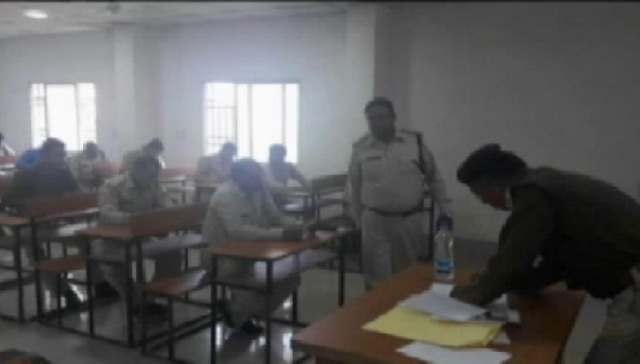 जांजगीर: पुलिस विभाग की पदोन्नति परीक्षा में नकल करते पकड़े गए 8 पुलिसकर्मी