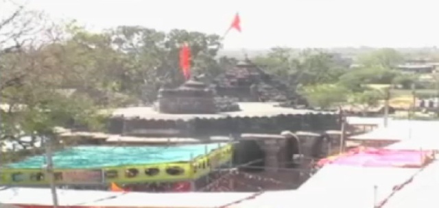 अद्भुत, इस मंदिर में लगे खम्बे नहीं गिन सकता कोई