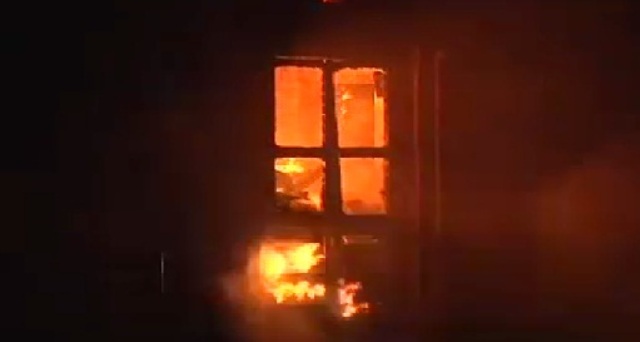 कोलकाता के बड़ा बाजार इलाके में लगी भीषण आग