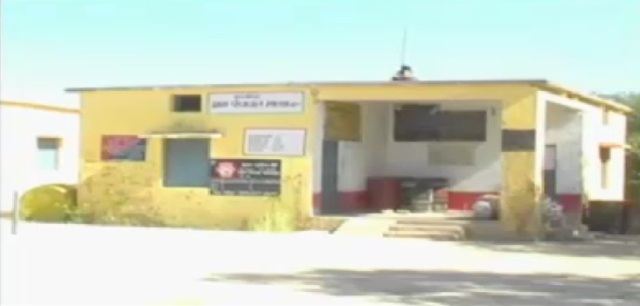 मृतक भी कर रहे काम, विकलांग खोद रहे कुंए, लकवाग्रस्त बना रहे तालाब और सड़क