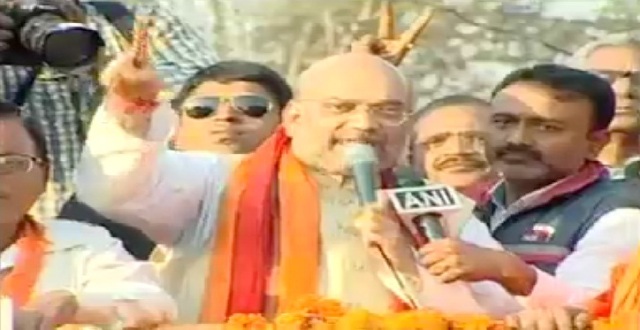 यूपी: भाजपा अध्यक्ष अमित शाह के रोड़ शो से पहले निगम ने निकाले पोस्टर और कटा्आउ्स