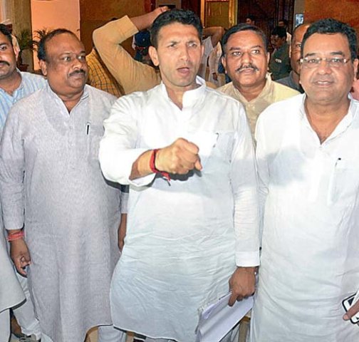 भाजपा महासचिव के बचाव में आए कांग्रेस विधायक जीतू पटवारी, कहा राजनीति में चरित्रहनन की इजाजत नहीं