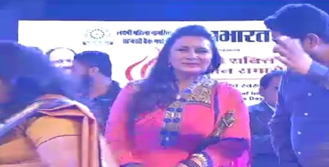 गुरमेहर कौर के पोस्ट से बाॅलीवुड स्टार पूनम ढिल्लो असहमत