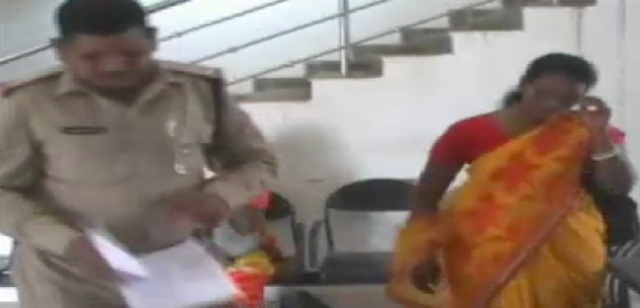 आठवीं के छात्र से परेशान प्रधानपाठिका ने पुलिस में की शिकायत