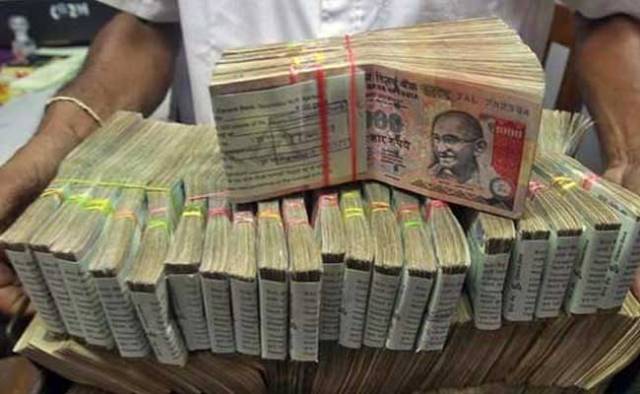मुंबई: जारी है पुराने नोटों के मिलने का सिलसिला