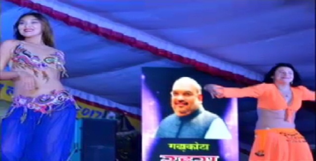 मंत्री गोपाल भार्गव सहित कई नेताओं की मौजूदगी में में खूब थिरकी रशियन बालाएं