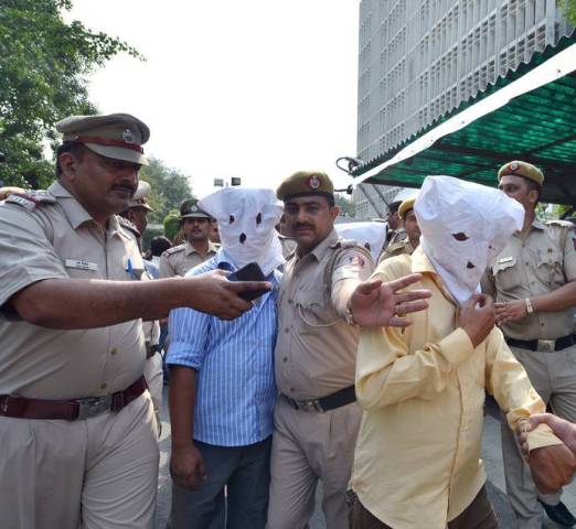 नौकरी हासिल करने फर्जी प्रमाण पत्र का लिया सहारा, एक आरक्षक समेत दो गिरफ्तार