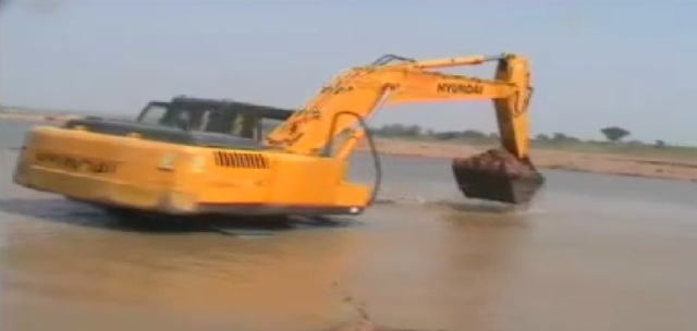 प्रशासन की नाक के निचे हो रहा अवैध रेत उत्खनन