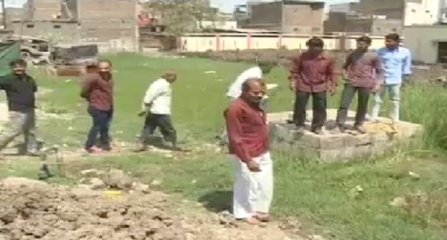 इंदौर: नर्मदा पाइपलाइन की वजह से मकान बनाने में लोगों को हो रही परेशानी