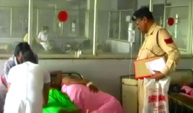 बेटे और बहू पर पूरे परिवार को जहर देने का आरोप, पालतू कुत्ते और तोते को भी दिया ज़हर