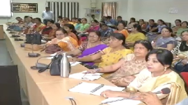 स्कूलों में एडमिशन के लिए लॉटरी के ज़रिए अलॉट की गई सीट