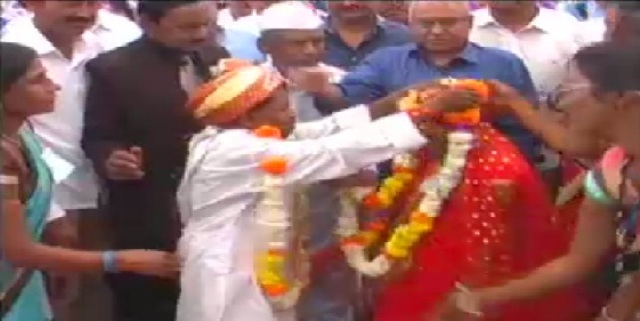 बैतूल: पुलिस परेड ग्राउंड में सामूहिक विवाह समारोह, 114 दिव्यांग जोड़े विवाह बंधन में बंधे