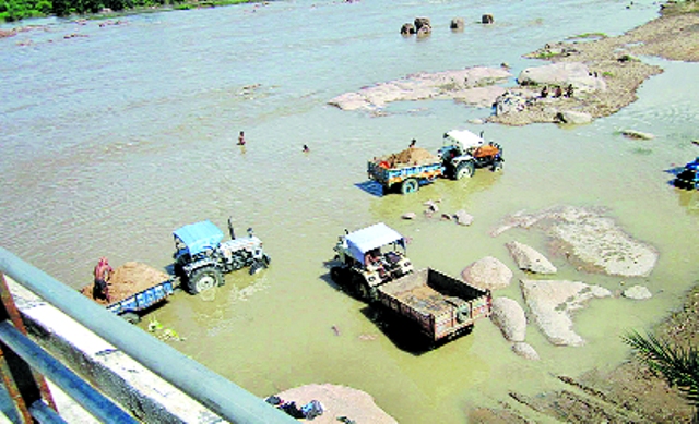 मप्र: विस में फिर गूंजा अवैध उत्खनन को लेकर हंगामा, नर्मदा सेवा यात्रा को बताया फर्जी