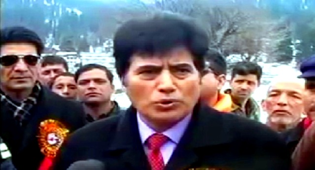 जम्मू-कश्मीर: पीडीपी नेता फारूक अंद्राबी के घर आतंकी हमला, एक पुलिसकर्मी घायल