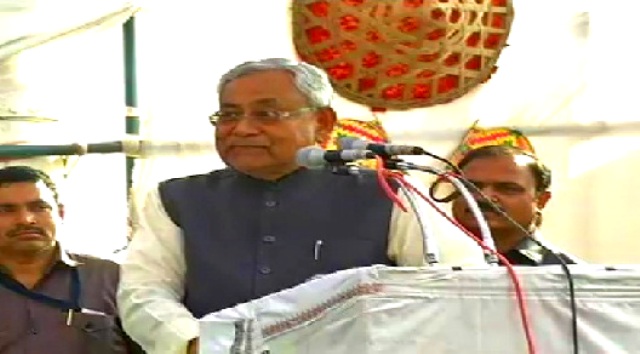 बिहार के सीएम नीतीश कुमार ने छत्तीसगढ़ दौरे के दौरान जमकर की सियासत