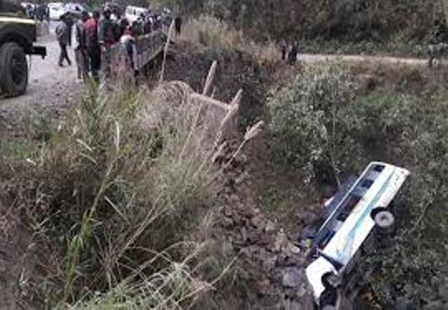 मणिपुर: सवारियों से भरी बस पलटी, 10 यात्रियों की मौत
