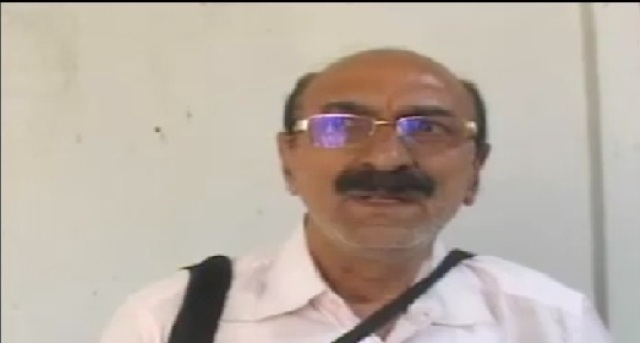 विदेशी महिला से फेसबुक पर दोस्ती करना रेलवे के डॉक्टर को पड़ा भारी, लगाया 14 लाख का चूना