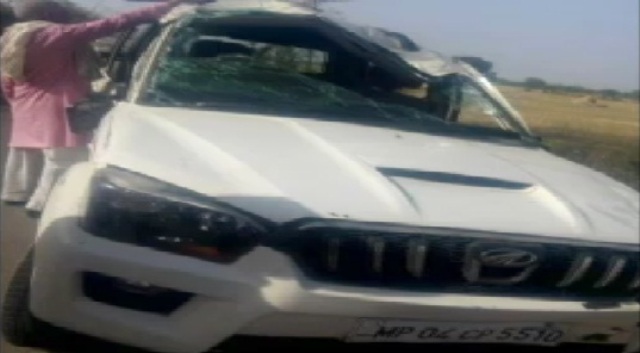 भिंड: अटेर में उपचुनाव प्रचार के दौरान हेमंत कटारे की गाड़ी हुई दुर्घटनाग्रस्त, मां समेत 7 घायल