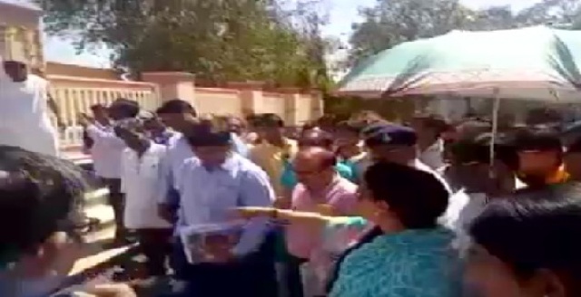 घटिया निर्माण देखकर भड़की खेल एवं धर्मस्व मंत्री यशोधरा राजे, बिना उद्घाटन किए लौटी