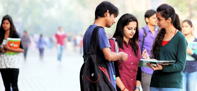NEET की परीक्षा में अब 25 साल से ज्यादा उम्र के छात्र भी शामिल हो सकेंगे: सुप्रीम कोर्ट