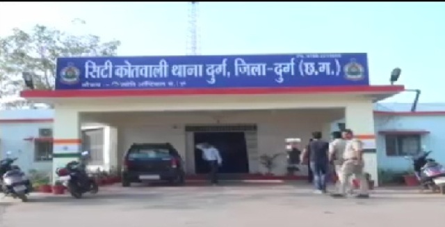 दुर्ग: 27 लाख के पुराने 500 और 1000 रुपये के नोट के साथ 2 गिरफ्तार