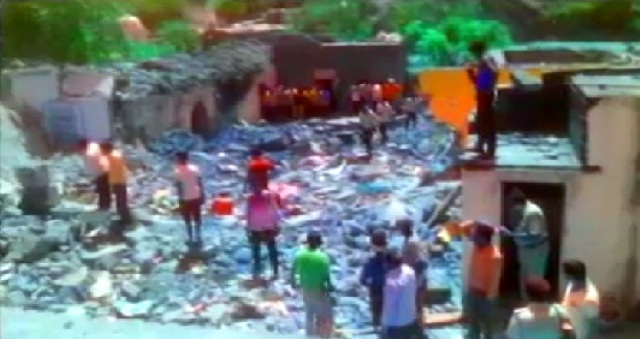 मध्यप्रदेश: सेवढ़ा इलाके में मकान में ब्लास्ट, पांच लोगों की मौत, 3 का शव निकाला गया