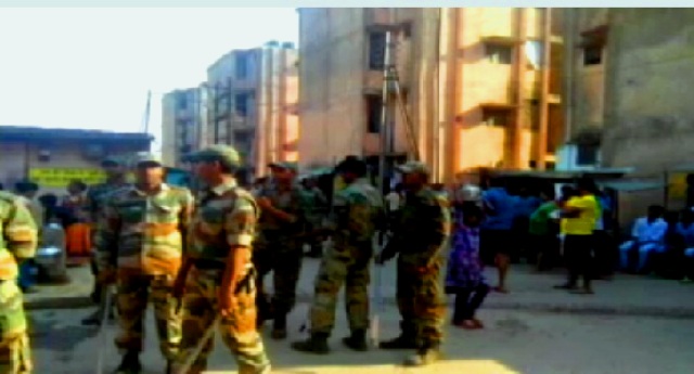 रायपुर: अमलीडीह में 400 BSUP मकानों में पुलिस ने की छापेमार कार्रवाई