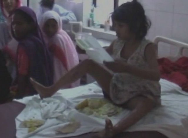 UP: बहराइच के जंगल में मिली ‘मोगली गर्ल’, कई सालों से बंदरों के झुंड में रहती थी