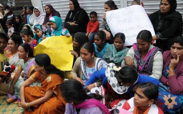 मध्यप्रदेश में शराब दुकानों का विरोध लगातारी …आक्रोशित लोगों ने जमकर की तोड़फोड़