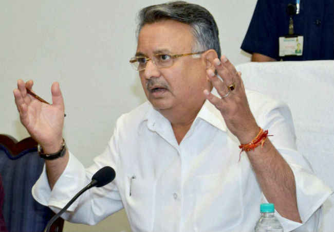 CM रमन ने आदिवासी क्षेत्रों में बैंक और संचार सुविधाओं के विस्तार के लिए विशेष प्रावधान की वकालत की