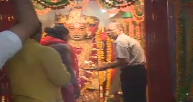 भोपाल: रेलवे कॉलोनी स्थित पंचमुखी हनुमान मंदिर में IBC24 के चेयरमैन सुरेश गोयल ने सपरिवार की पूजा