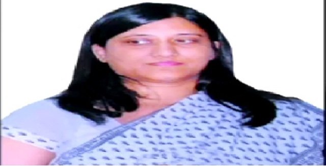 IAS अफसर और अनुसूचित जनजाति कल्याण आयुक्त दीपाली रस्तोगी को कारण बताओ नोटिस जारी