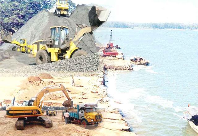मप्र: हाईकोर्ट का बड़ा फैसला, JCB, पोकलेन से रेत और खनिज उत्खनन पर रोक