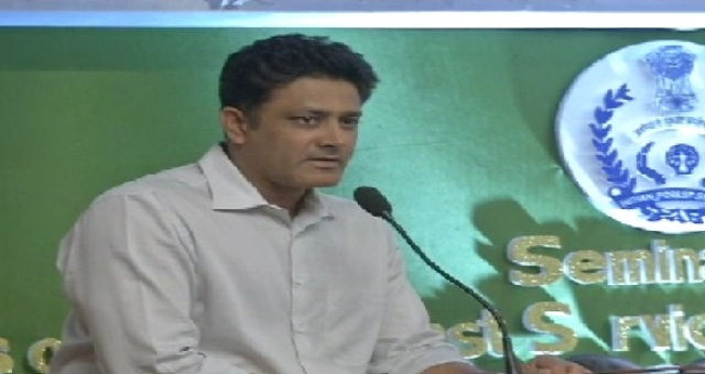 रायपुर: वन सेवा संवर्ग के स्वर्ण जयंती समारोह में सीएम रमन ने वन सेवा को आधुनिक बनाने पर जोर दिया