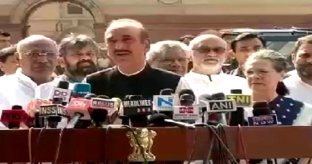 EVM विवाद पर लामबंद विपक्ष ने राष्ट्रपति प्रणब मुखर्जी से मुलाकात की