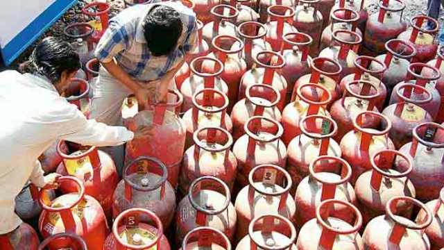 LPG सब्सिडी छोड़ने वाले 1 लाख 12 हजार लोगों ने वापस ली अपनी सब्सिडी