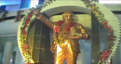 अंबेडकर जयंती के मौके पर CM रमन ने डिजिधन रथ को दिखाई हरी झंडी, लोगों को पुरस्कार भी बांटे