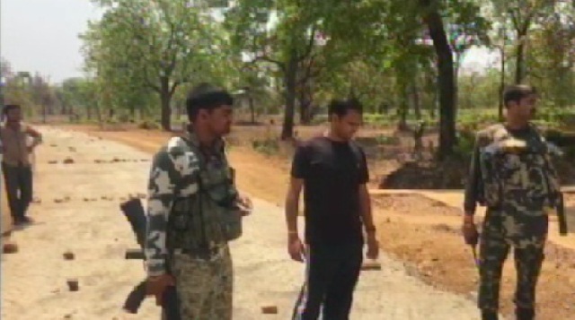 सुकमा: जिला पुलिस और CRPF की संयुक्त टीम ने टिफिन बम को निष्क्रिय किया