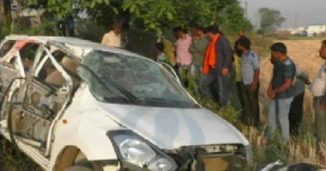 नैनपुुर में कार हुई हादसे का शिकार, 1 की मौत 3 की हालत गंभीर