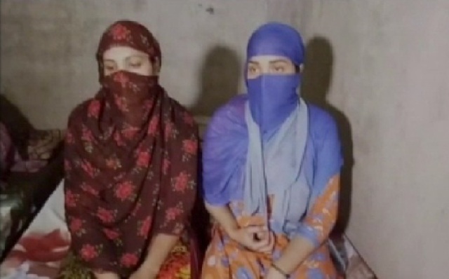 देश में जहां तीन तलाक पर बहस छिड़ी है, वहीं एक के बाद तलाक के कई मामले सामने आ रहे हैं