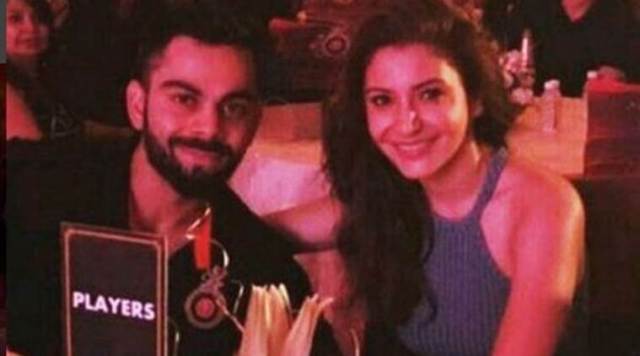 रॉयल चैलेंजर्स बैंगलुरू के सेलिब्रेशन में शामिल हुए विराट-अनुष्का