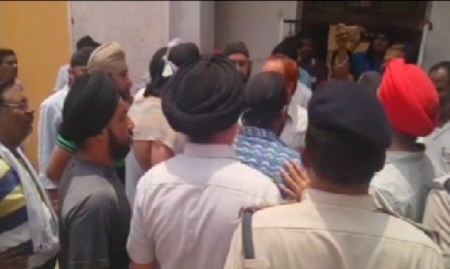 महासमुंद: कांग्रेस के पूर्व जिलाध्यक्ष अमरजीत चावला पुलिस को चकमा देकर फरार