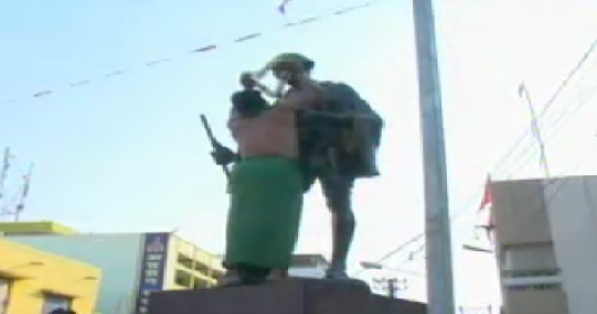 NTPC प्रभावितों ने लूंगी पहनकर किया विरोध प्रदर्शन..