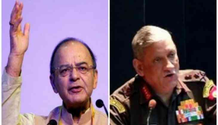 घाटी में हिंसा से बिगड़े हालातों का जायजा लेने पहुंचे अरूण जेटली और आर्मी चीफ